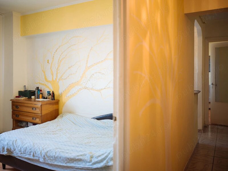 Margeanului, apartament 4 camere, 82 mp, 2 bai, centrala proprie.
