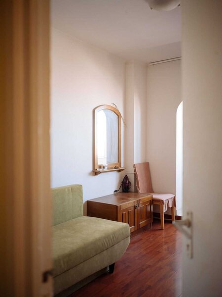 Margeanului, apartament 4 camere, 82 mp, 2 bai, centrala proprie.