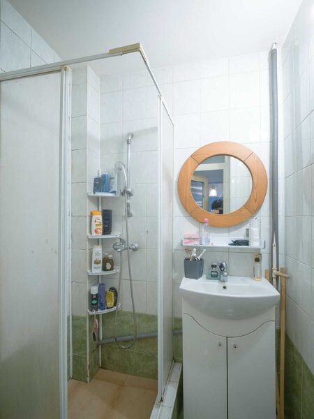 Margeanului, apartament 4 camere, 82 mp, 2 bai, centrala proprie.