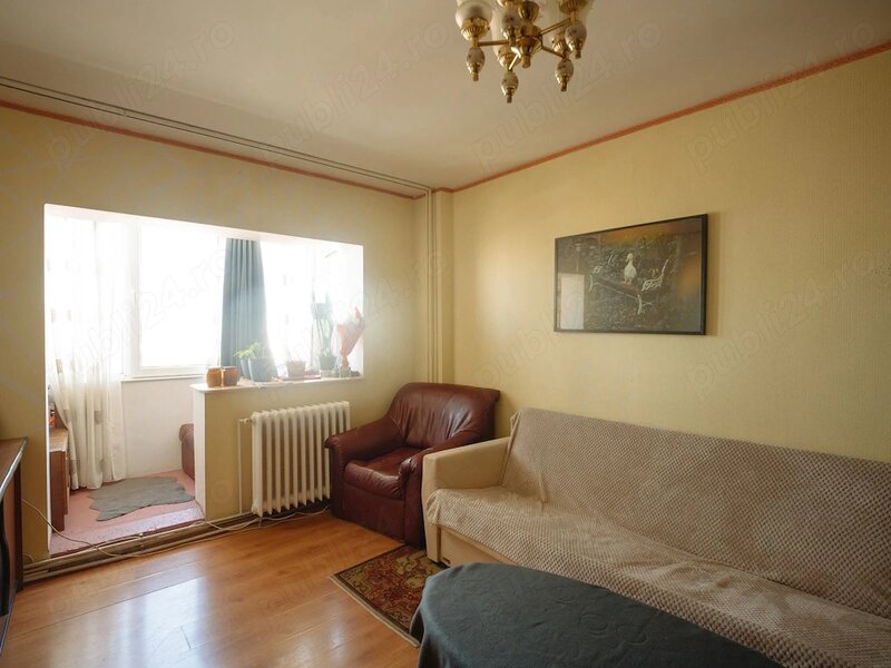 Margeanului, apartament 4 camere, 82 mp, 2 bai, centrala proprie.